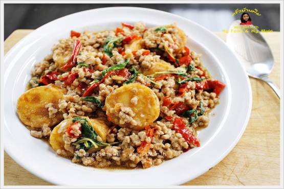 ผัดกะเพราเต้าหู้ไข่+หมูสับ