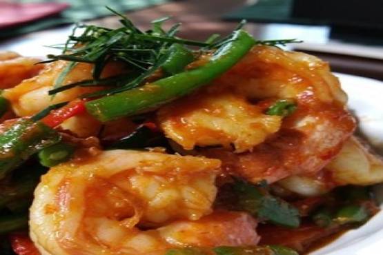 ผัดพริกแกงกุ้ง